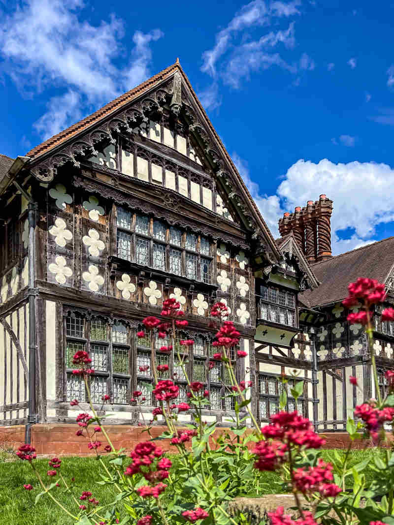 Image of an old house in Wolverhampton